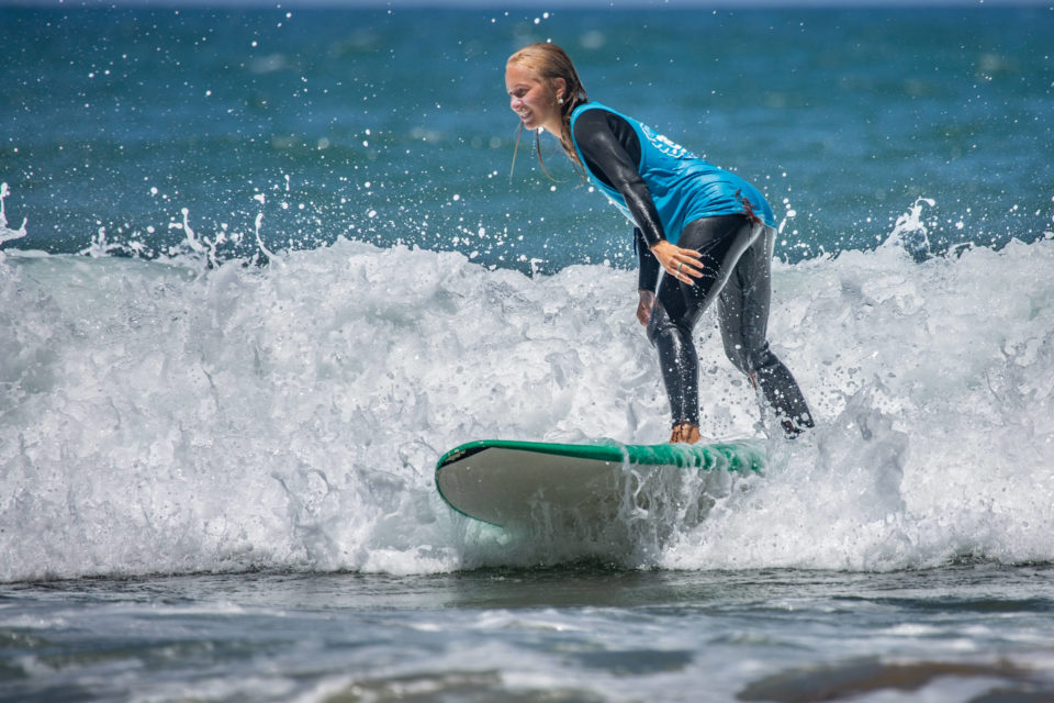 TSE The Surf Experience Hannah Hofinger surfing